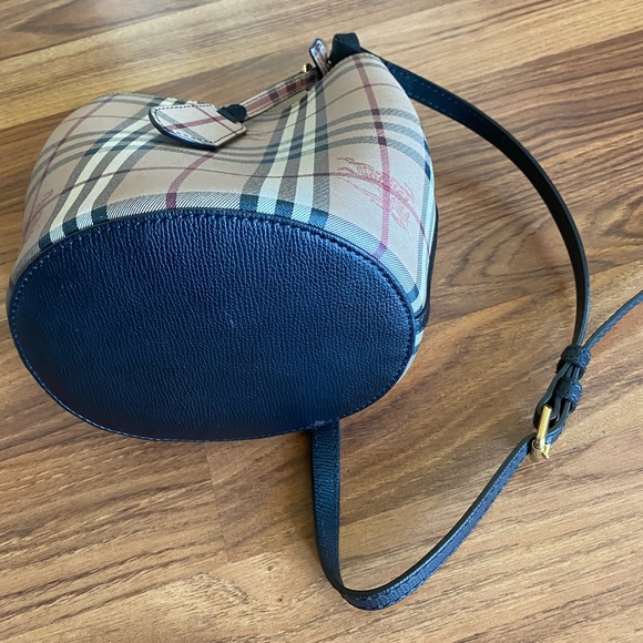 Leather and Haymarket check crossbody bucket bag in black. - Picture 2 of 5